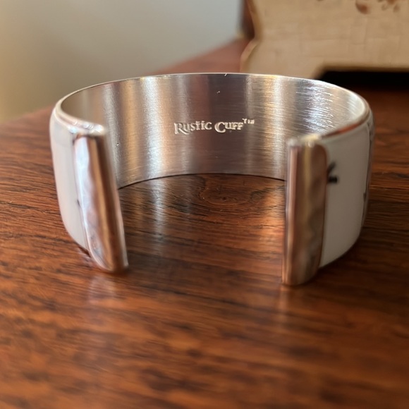 Rustic Cuff Art Deco 1.0 “Summer of Love” on silver Cuff Bracelet - Picture 2 of 6